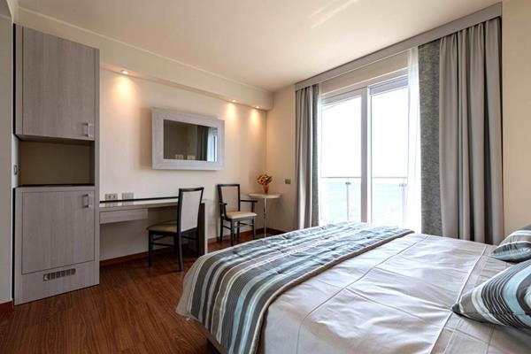 Grand Hotel Pietra Ligure Dış mekan fotoğraf